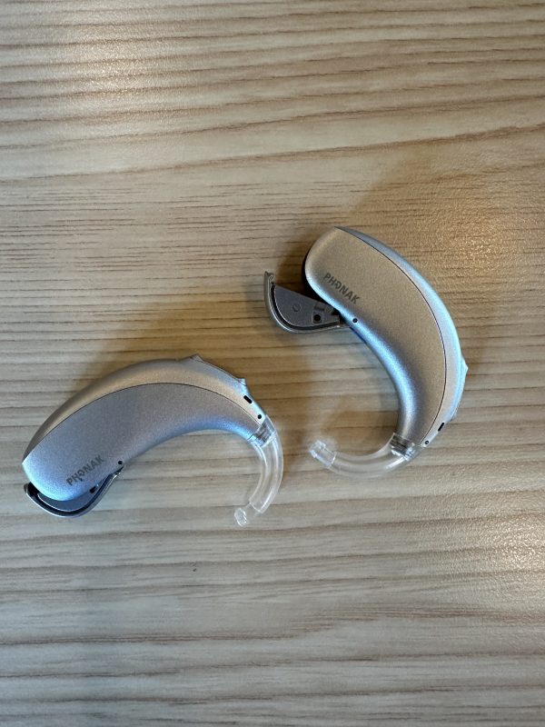 used pair of phonak naída p90-up bte hearing aids